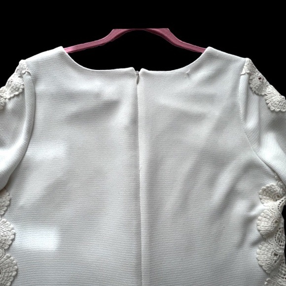 Jessica Simpson Lined Dress with Crotchet Detail. Size 10 - Picture 7 of 15